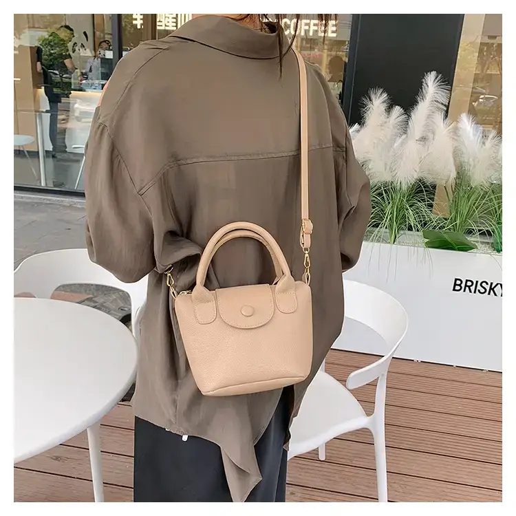 Women's Black Casual Mini Messenger Bag 2023 — feature 11