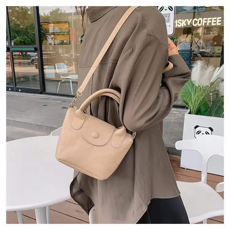 Women's Black Casual Mini Messenger Bag 2023 — feature 12