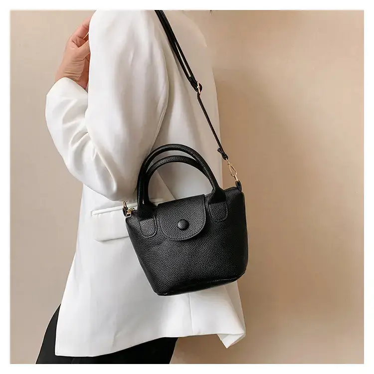 Women's Black Casual Mini Messenger Bag 2023 — feature 16