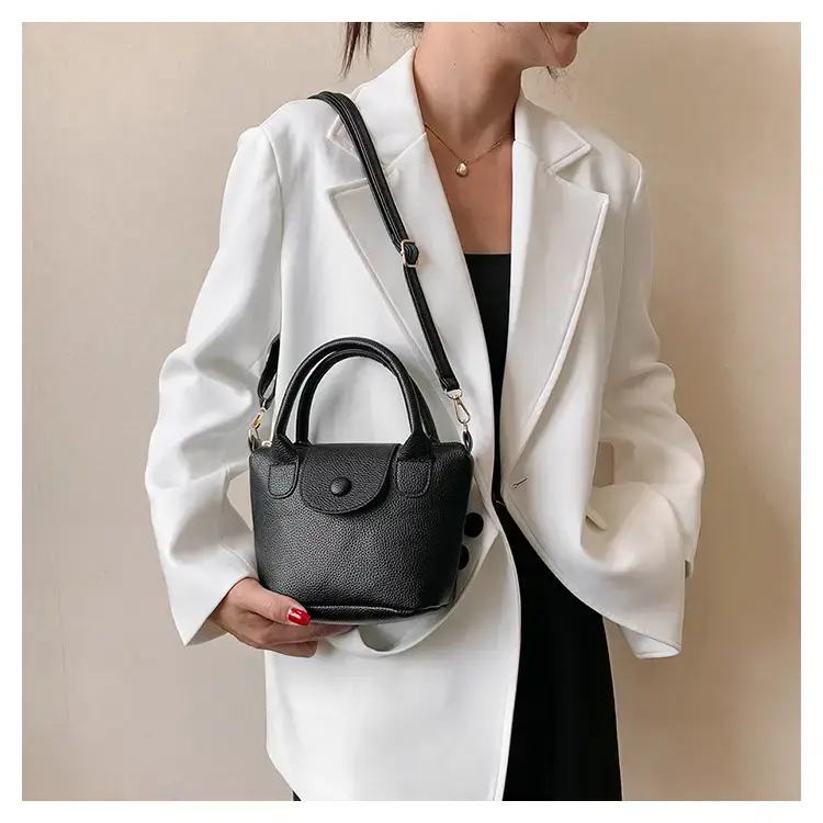 Women's Black Casual Mini Messenger Bag 2023 — feature 17