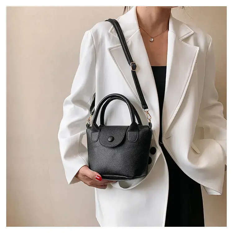 Women's Black Casual Mini Messenger Bag 2023 — feature 18