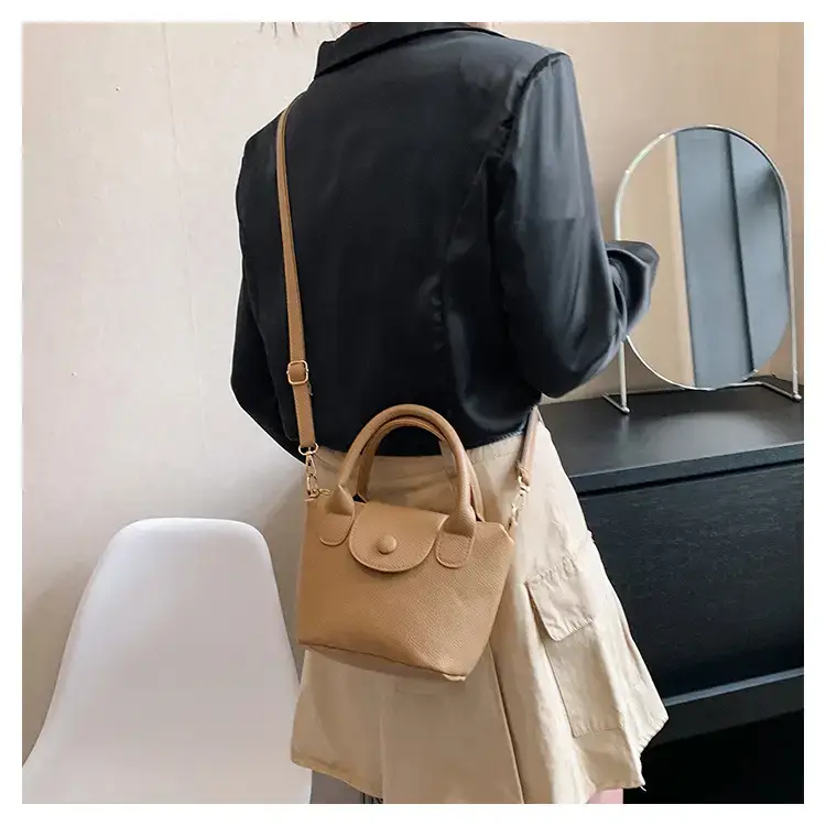 Women's Black Casual Mini Messenger Bag 2023 — feature 19