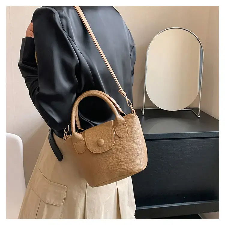 Women's Black Casual Mini Messenger Bag 2023 — feature 20