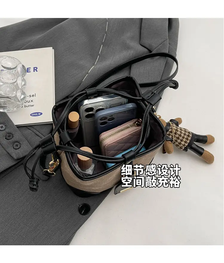 Korean Style Textured Shoulder Bag for Girls 2023 — feature 11