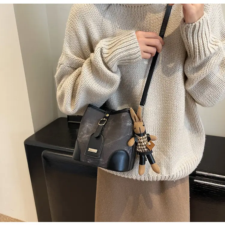 Korean Style Textured Shoulder Bag for Girls 2023 — feature 18