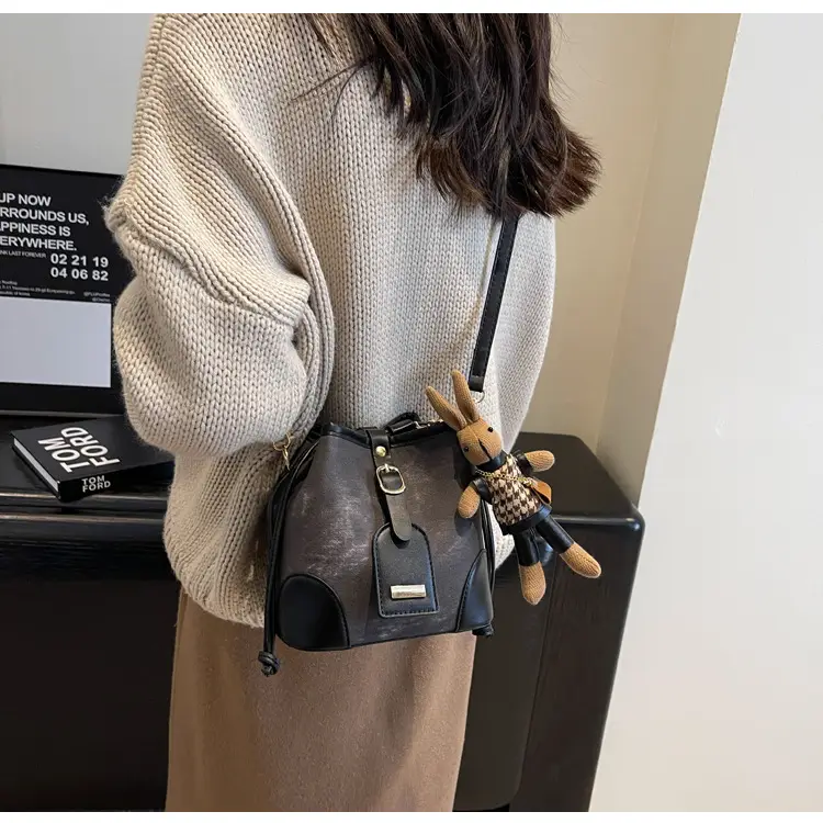 Korean Style Textured Shoulder Bag for Girls 2023 — feature 23