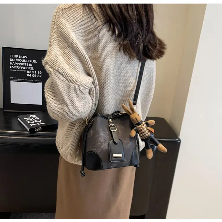 Korean Style Textured Shoulder Bag for Girls 2023 — feature 24