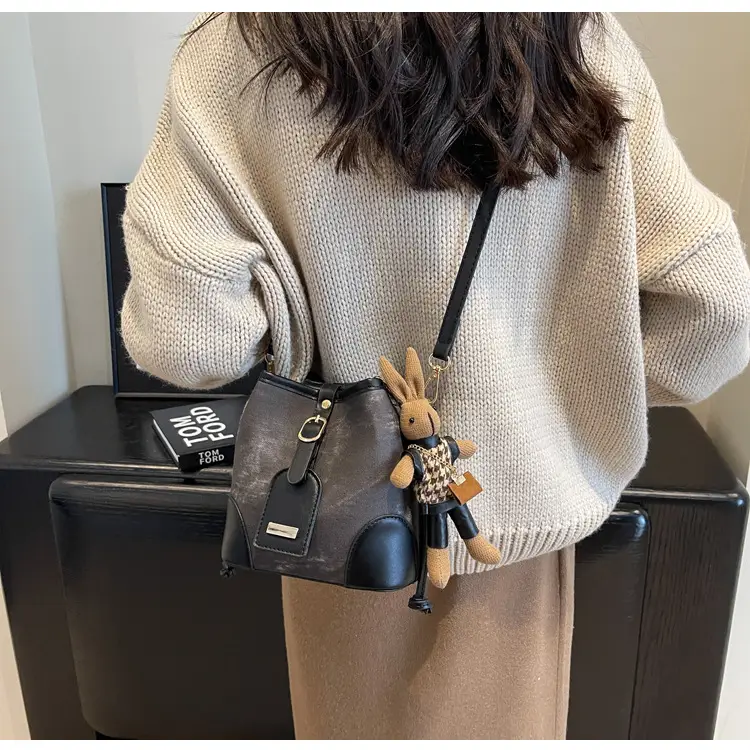 Korean Style Textured Shoulder Bag for Girls 2023 — feature 25