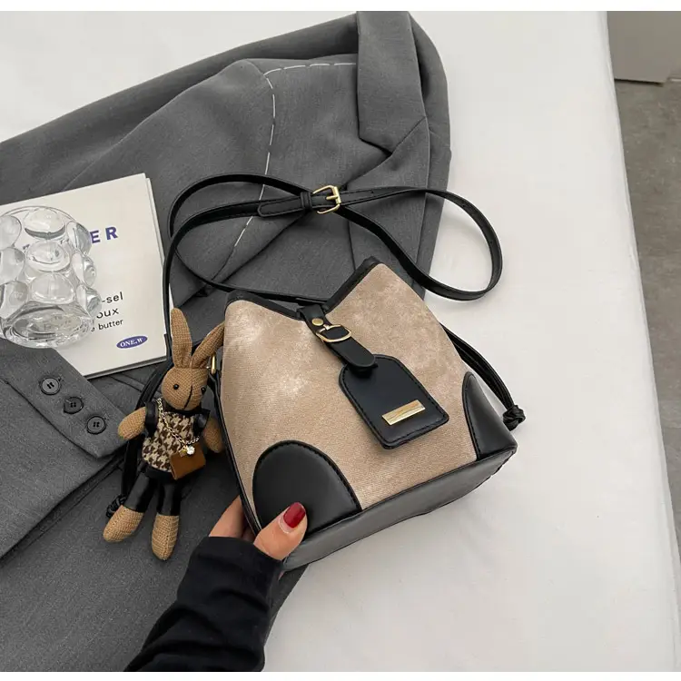 Korean Style Textured Shoulder Bag for Girls 2023 — feature 32