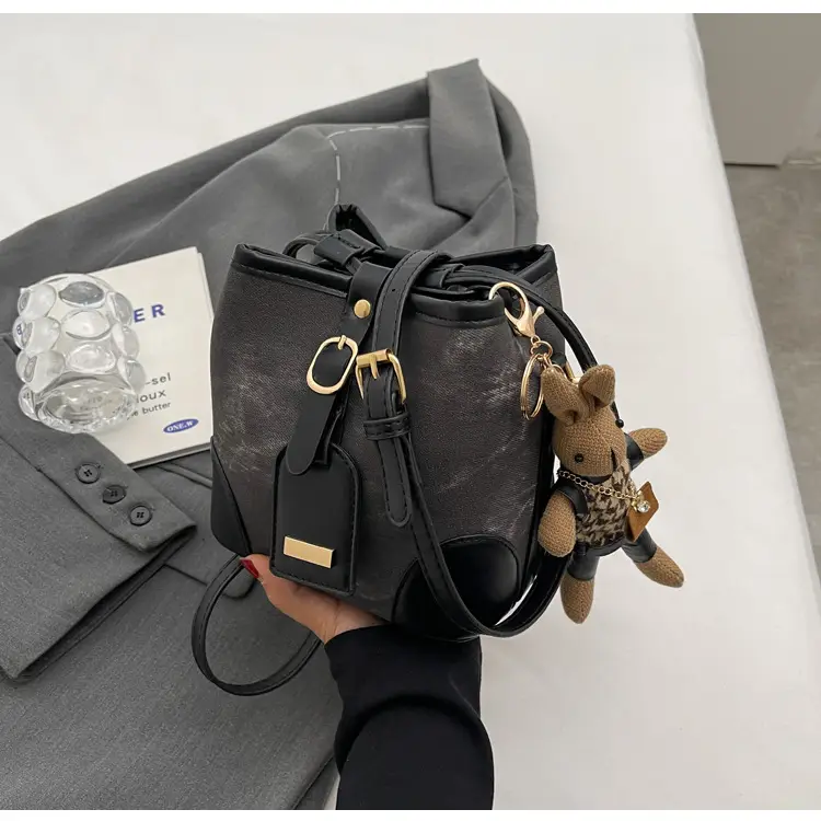 Korean Style Textured Shoulder Bag for Girls 2023 — feature 40