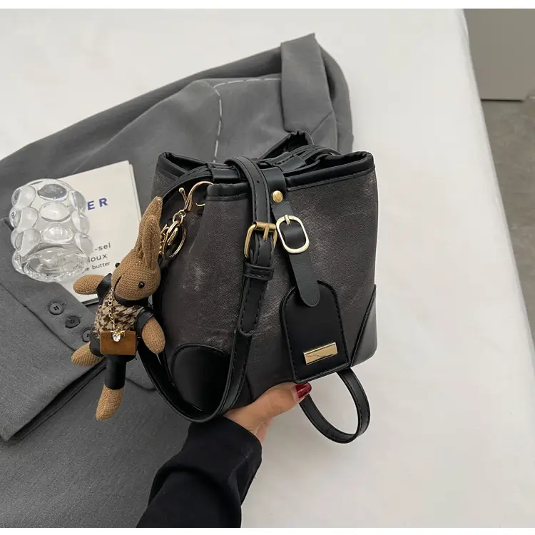 Korean Style Textured Shoulder Bag for Girls 2023 — feature 41