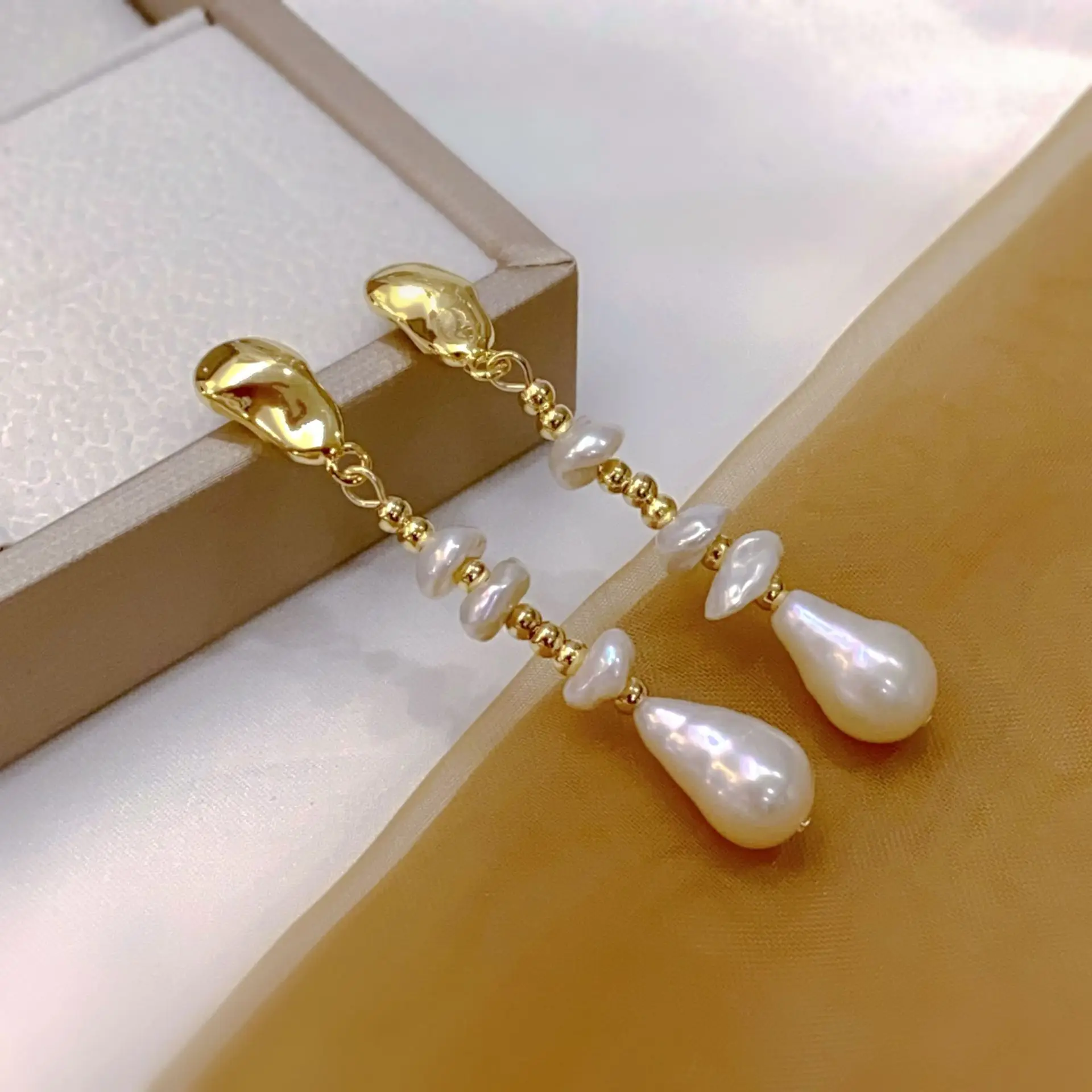 Natural Zhenduo Pearl Earrings Baroque Design - Image 3