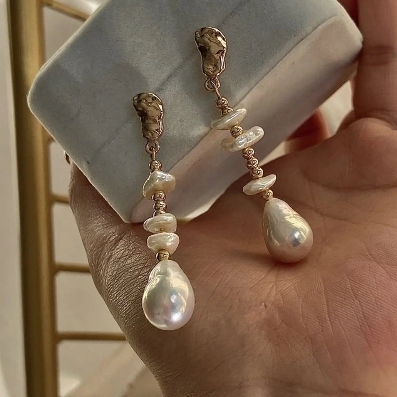 Natural Zhenduo Pearl Earrings Baroque Design — feature 1