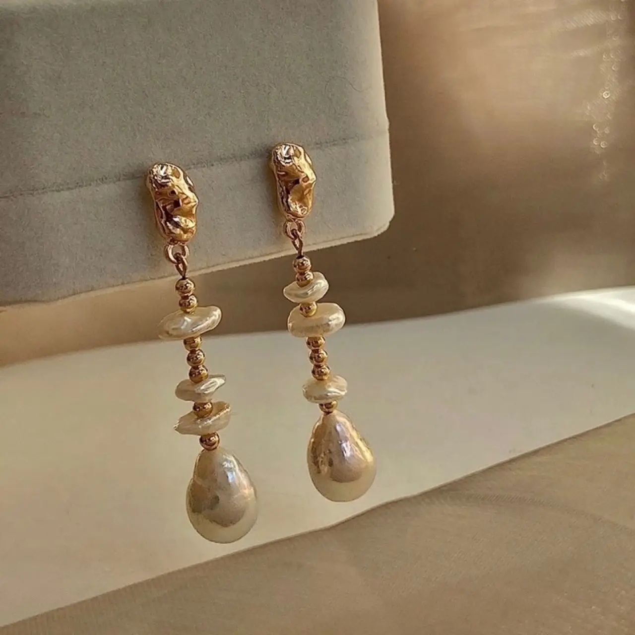 Natural Zhenduo Pearl Earrings Baroque Design — feature 2
