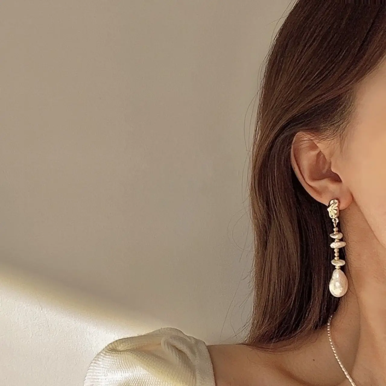 Natural Zhenduo Pearl Earrings Baroque Design — feature 4