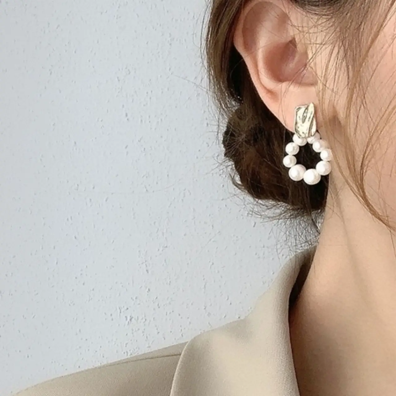 Vintage Pearl Circle Earrings for Women Silver - Image 3
