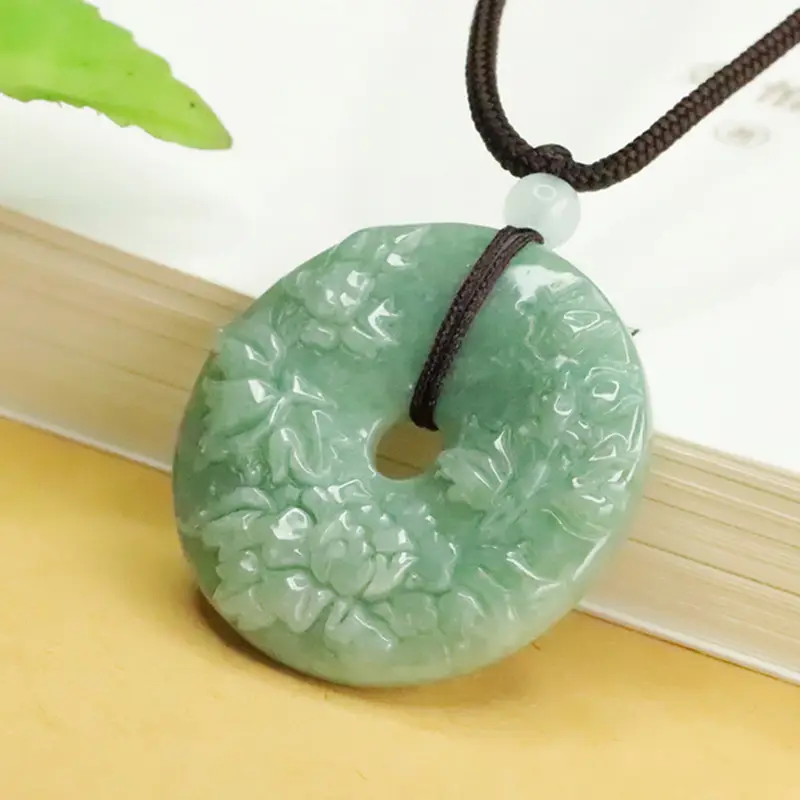 Aiyu Natural Jade Blossoming Pendant Necklace Green