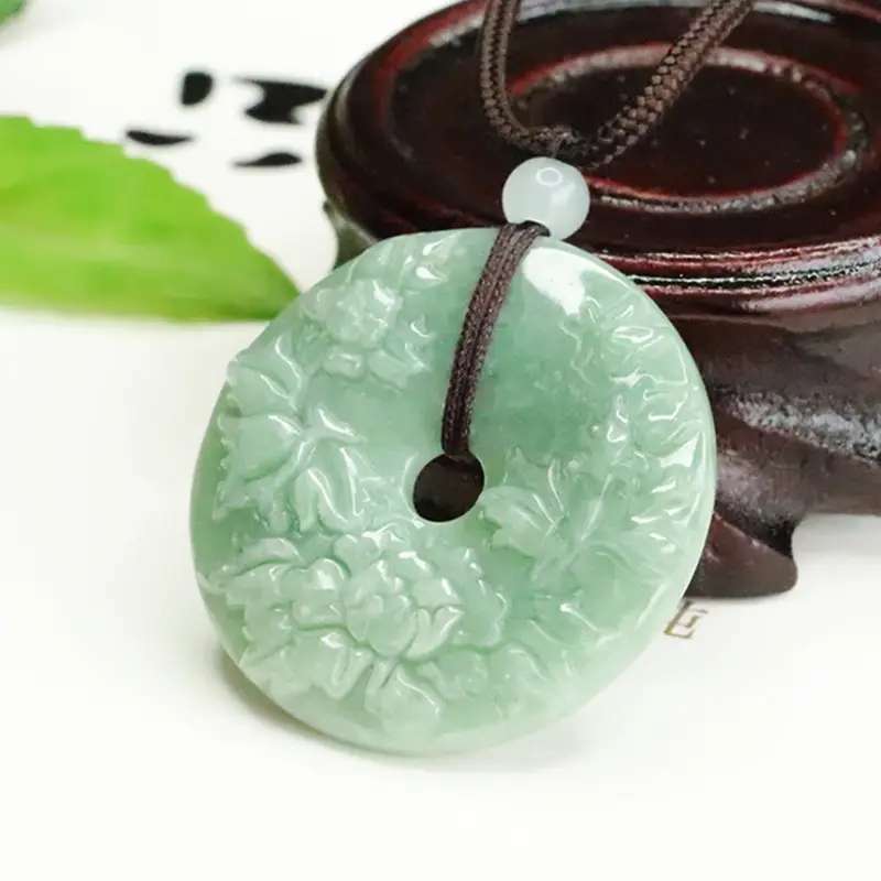 Aiyu Natural Jade Blossoming Pendant Necklace Green