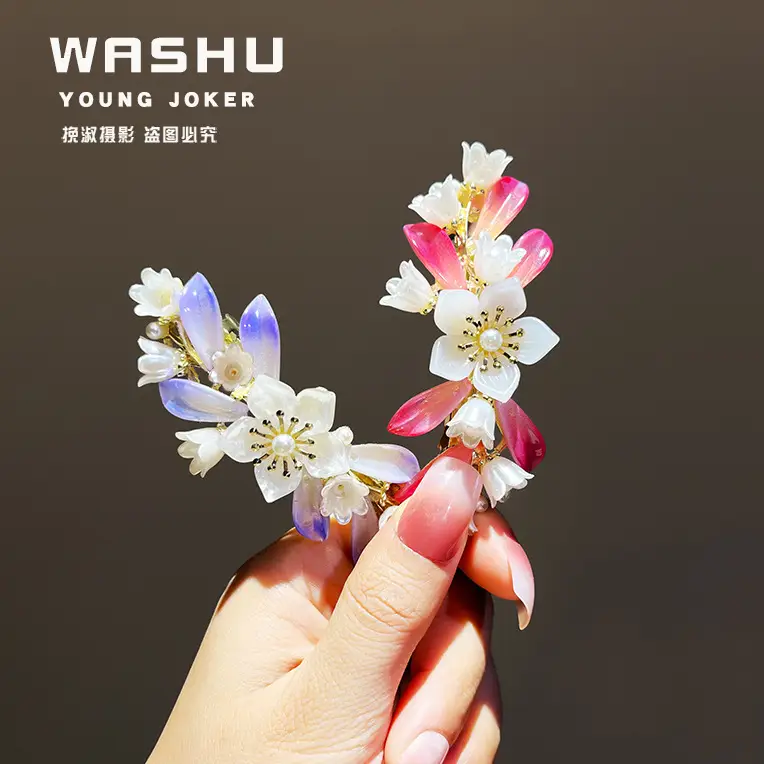 White Flower Pearl Spring Hair Clip for Women - Image 7