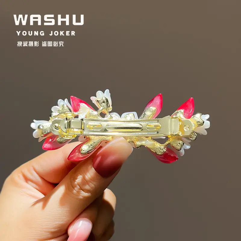 White Flower Pearl Spring Hair Clip for Women - Image 8
