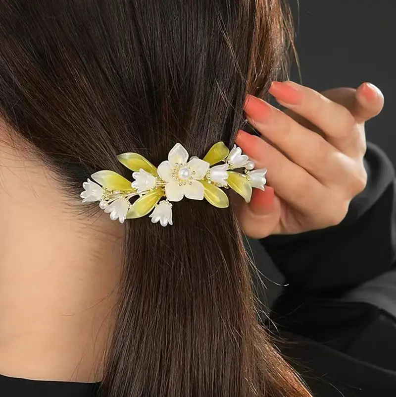 White Flower Pearl Spring Hair Clip for Women — feature 6