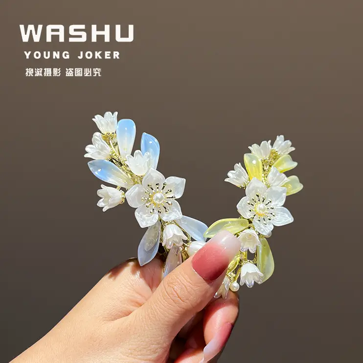 White Flower Pearl Spring Hair Clip for Women — feature 9