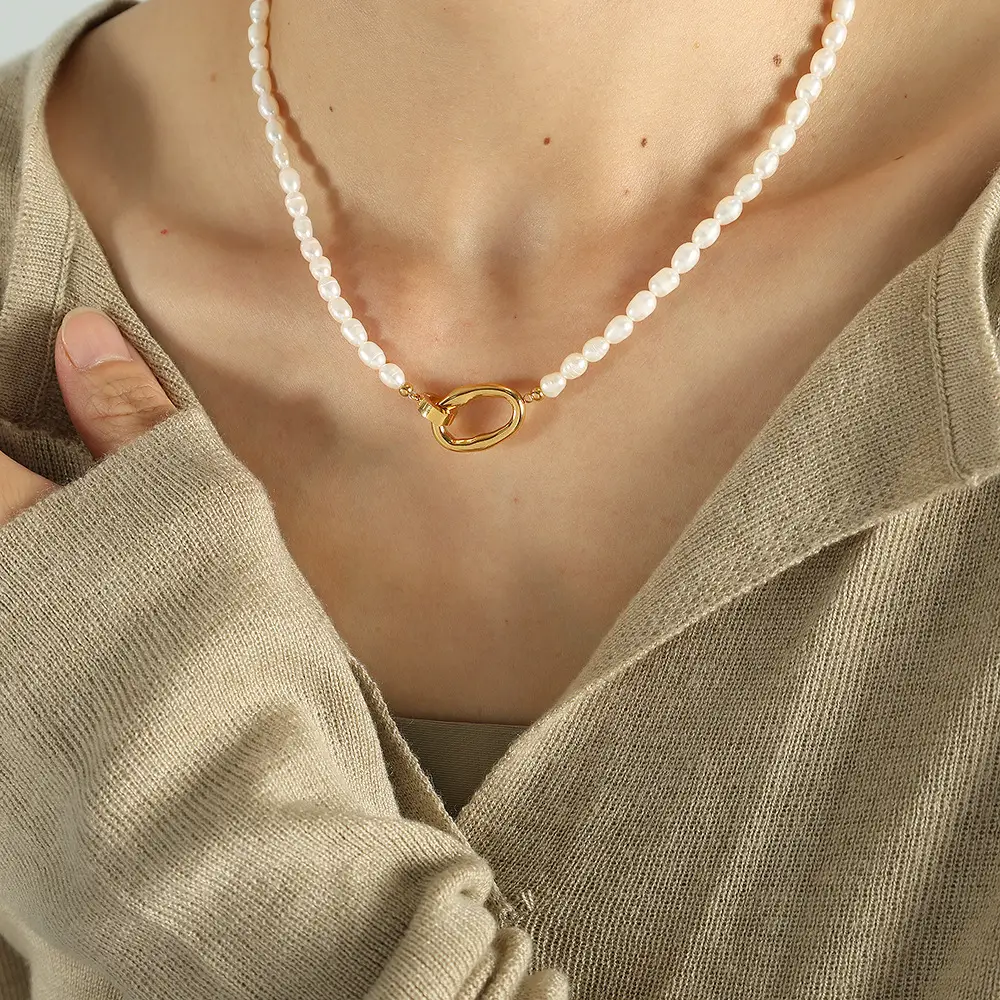 French Style Pearl Necklace Set for Women Elegant Cold Collar - Image 4