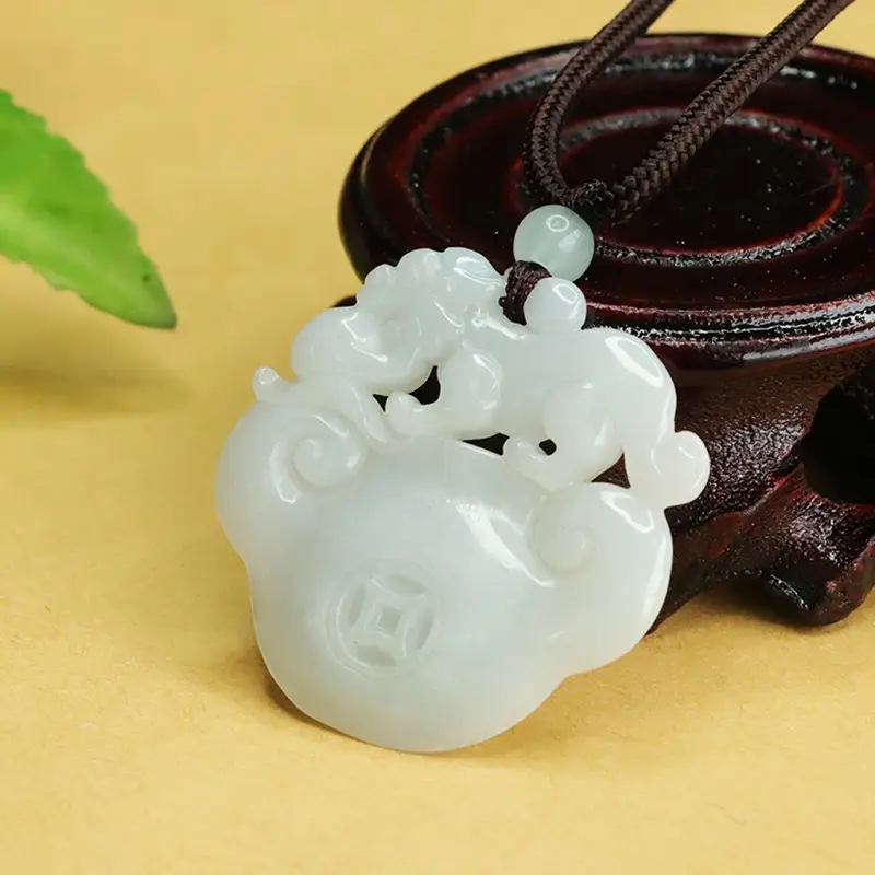 Aiyu Natural Jade Pendant Necklace White