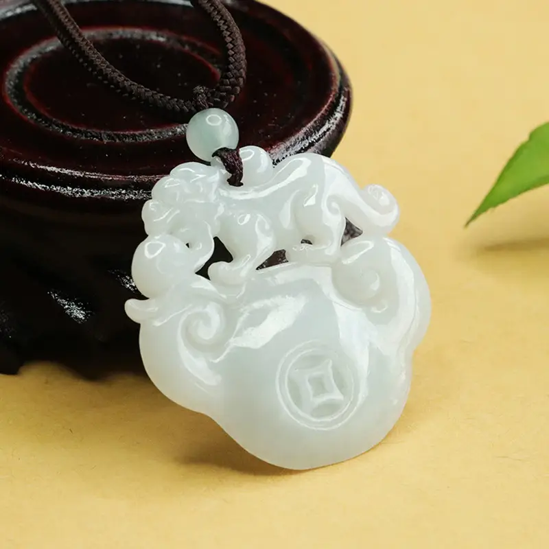 Aiyu Natural Jade Pendant Necklace White — feature 11