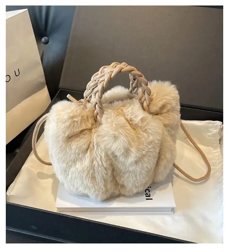 Plush Cloud Shoulder Bag for Women 2023 — feature 1