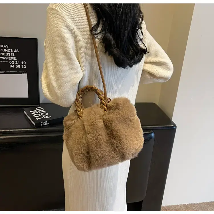 Plush Cloud Shoulder Bag for Women 2023 — feature 16