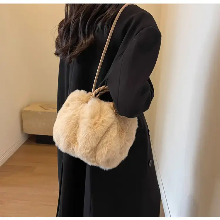 Plush Cloud Shoulder Bag for Women 2023 — feature 32