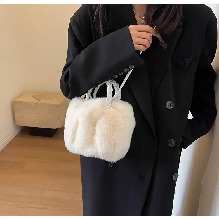 Plush Cloud Shoulder Bag for Women 2023 — feature 38