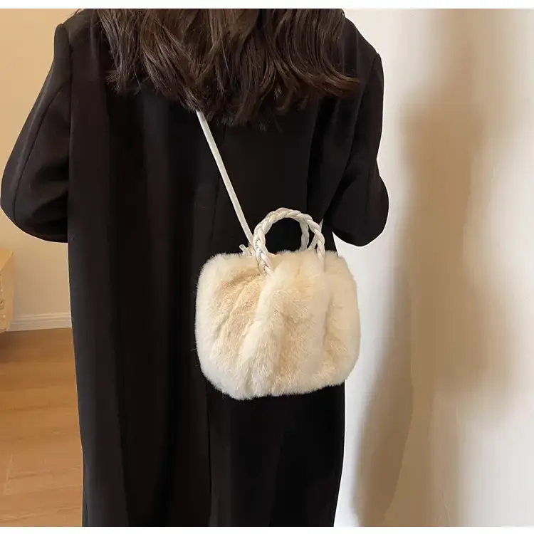 Plush Cloud Shoulder Bag for Women 2023 — feature 41