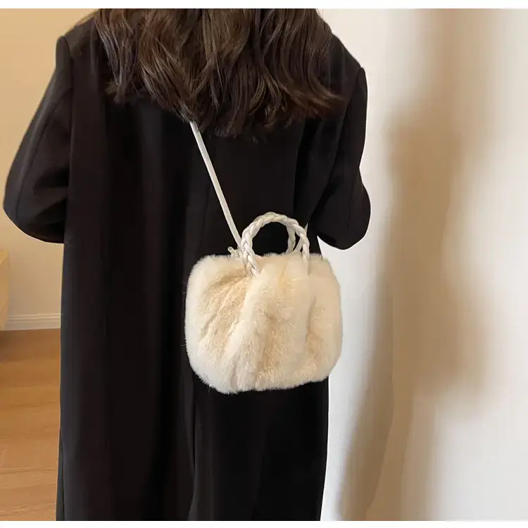 Plush Cloud Shoulder Bag for Women 2023 — feature 42