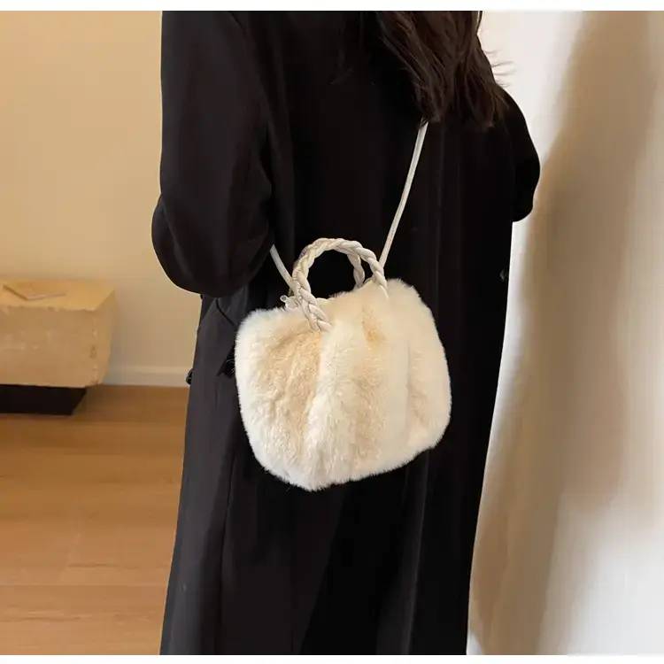 Plush Cloud Shoulder Bag for Women 2023 — feature 43