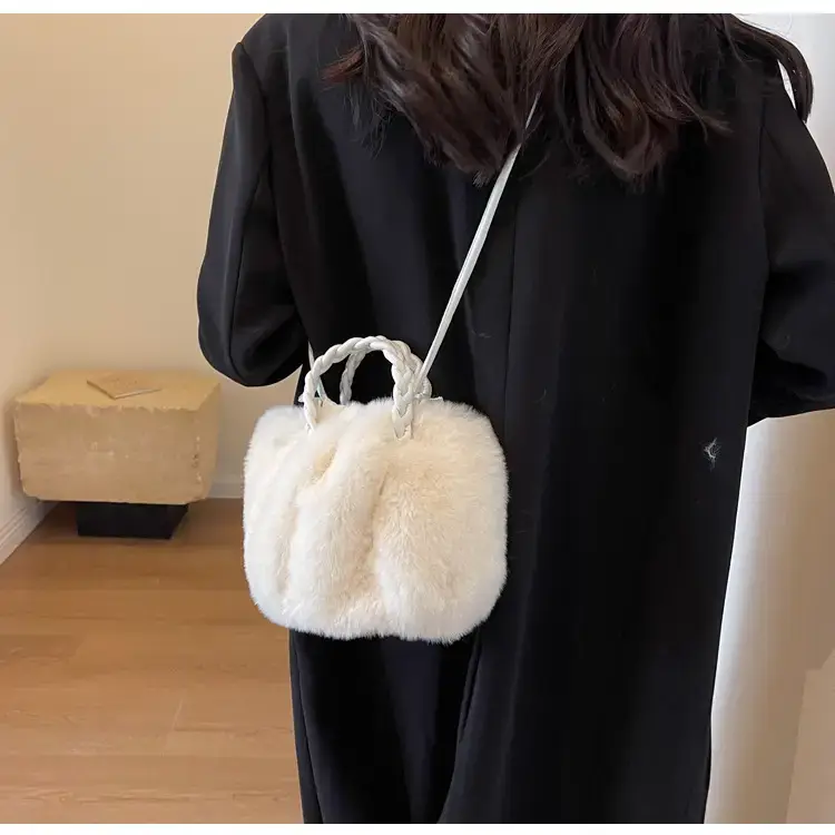 Plush Cloud Shoulder Bag for Women 2023 — feature 45