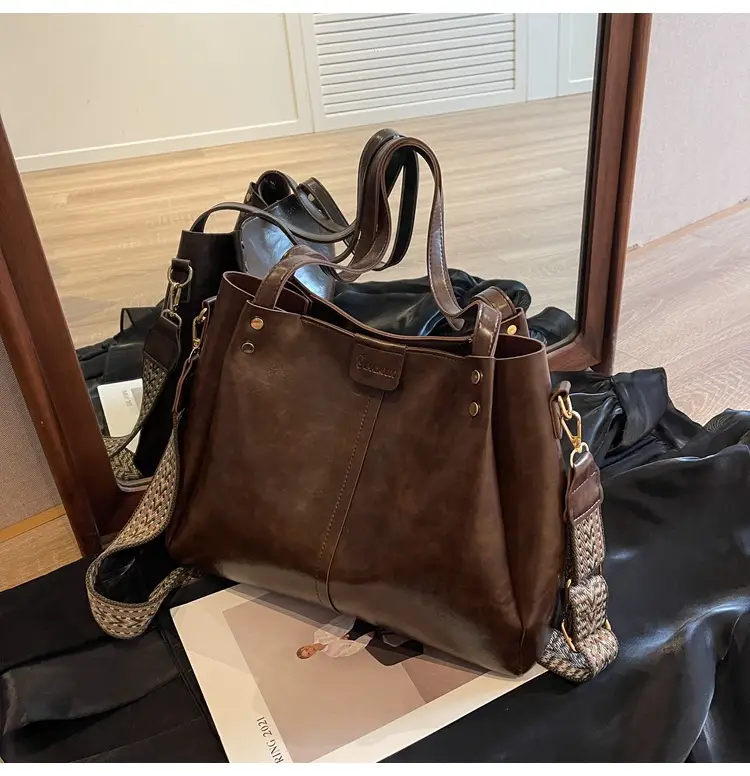 Women's Brown Leather Shoulder Tote Bag Large Capacity — feature 16