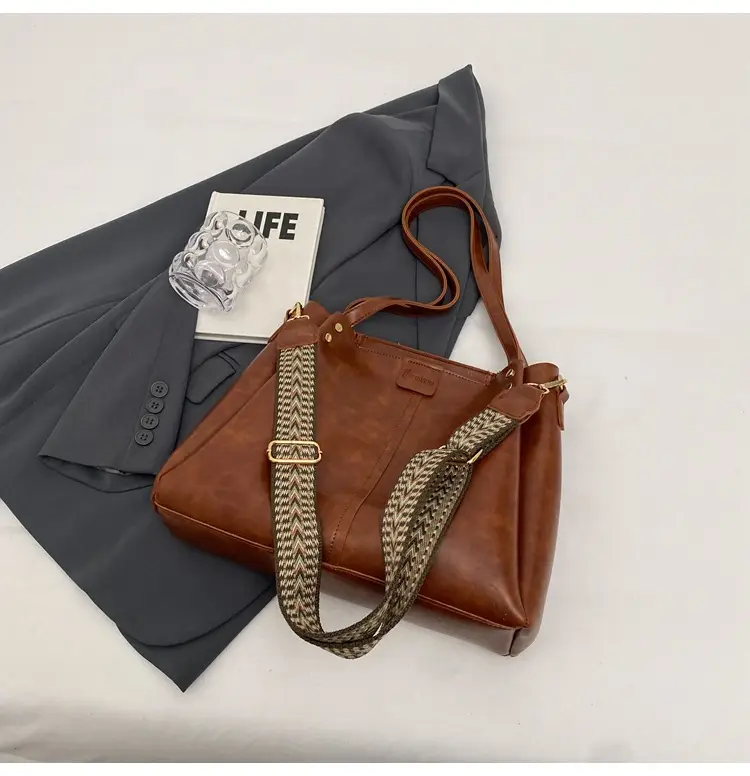 Women's Brown Leather Shoulder Tote Bag Large Capacity — feature 33