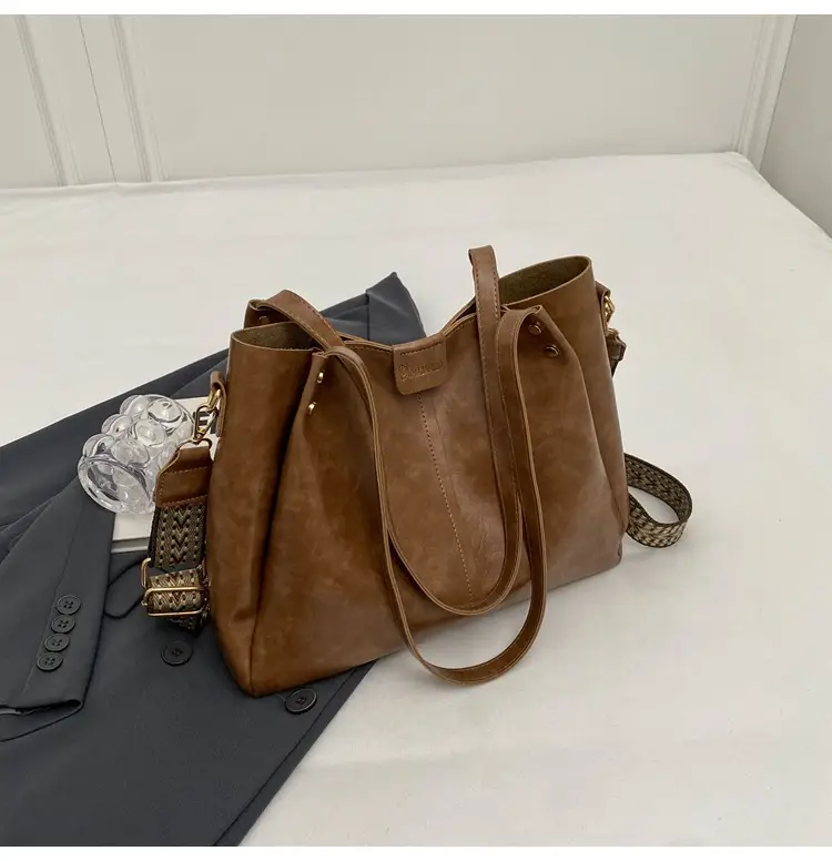 Women's Brown Leather Shoulder Tote Bag Large Capacity — feature 34