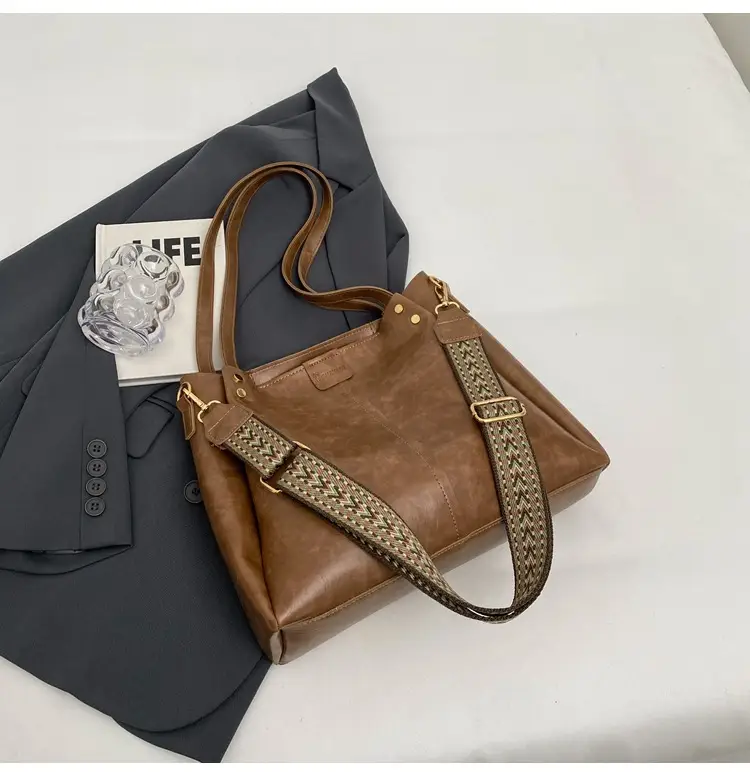 Women's Brown Leather Shoulder Tote Bag Large Capacity — feature 35
