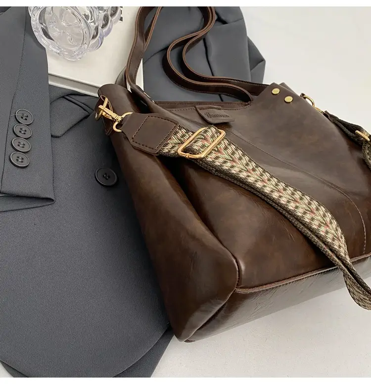 Women's Brown Leather Shoulder Tote Bag Large Capacity — feature 41