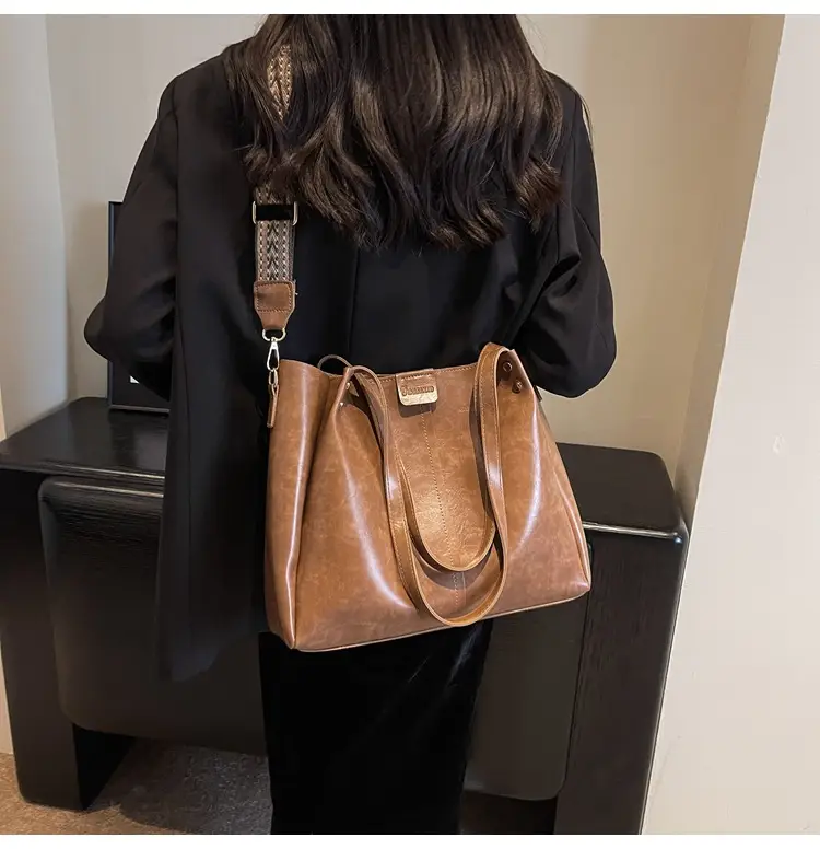 Women's Brown Leather Shoulder Tote Bag Large Capacity - Image 4