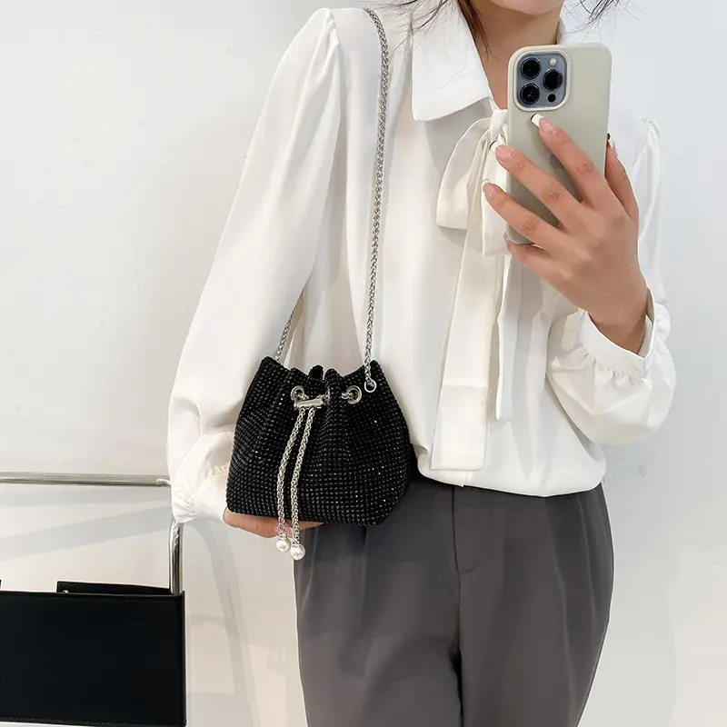High-End Chain Crossbody Bag with Drawstring Closure
