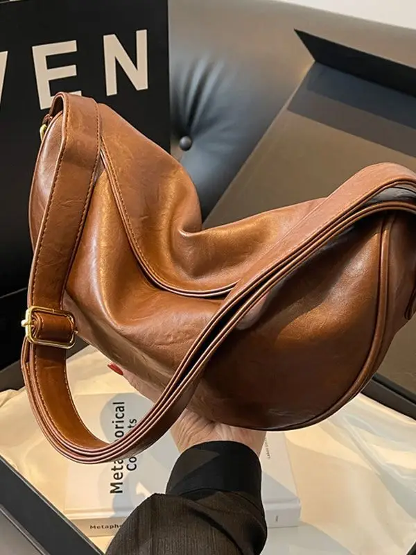 Women's Curved Leather Shoulder Bag Tan Autumn Winter 2023 - Image 6
