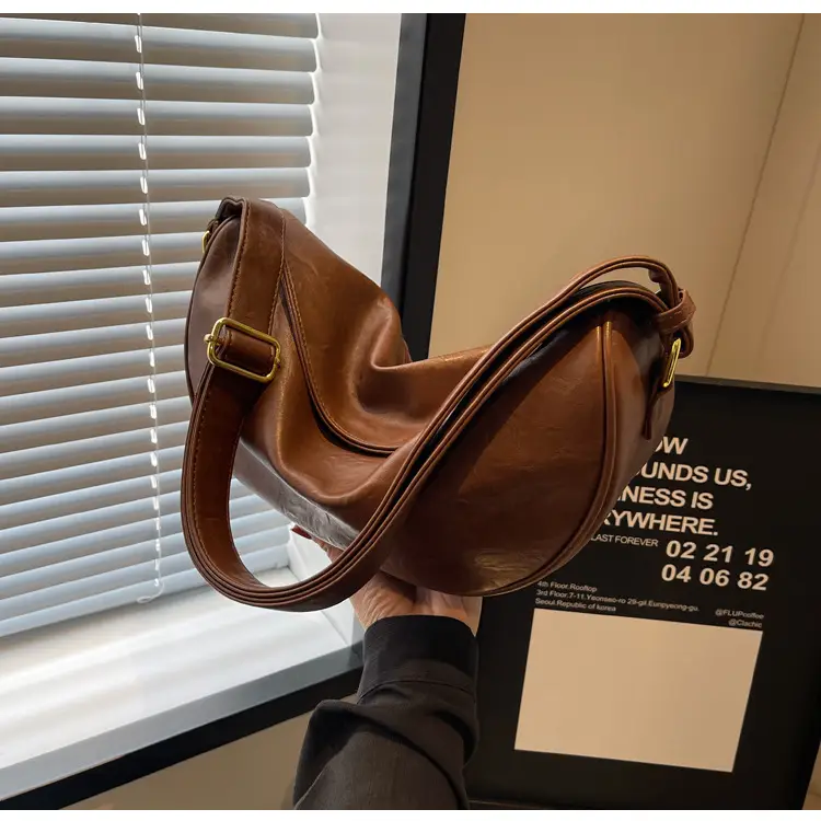 Women's Curved Leather Shoulder Bag Tan Autumn Winter 2023 — feature 32