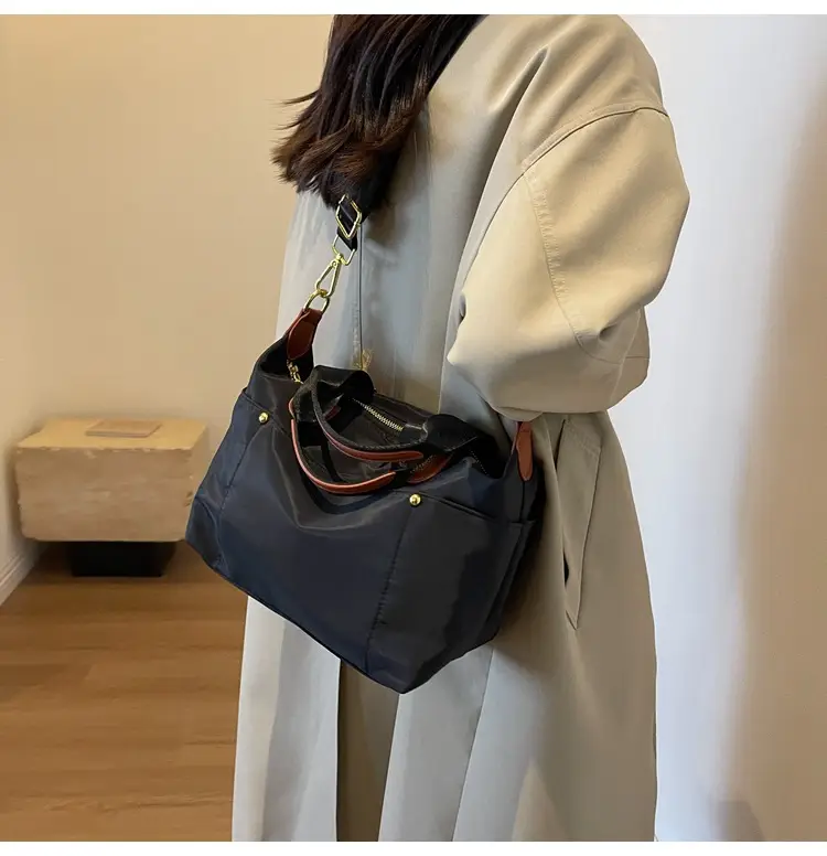 Large Capacity Crossbody Bag for Women — feature 16