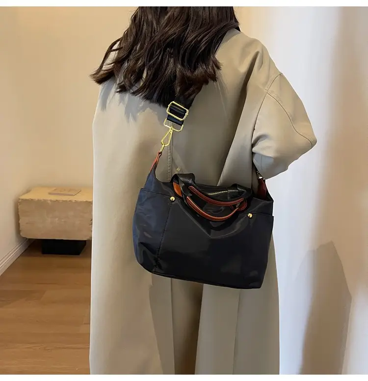 Large Capacity Crossbody Bag for Women — feature 17