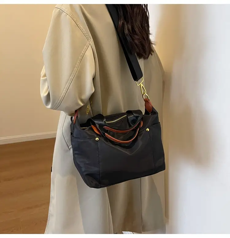 Large Capacity Crossbody Bag for Women — feature 19