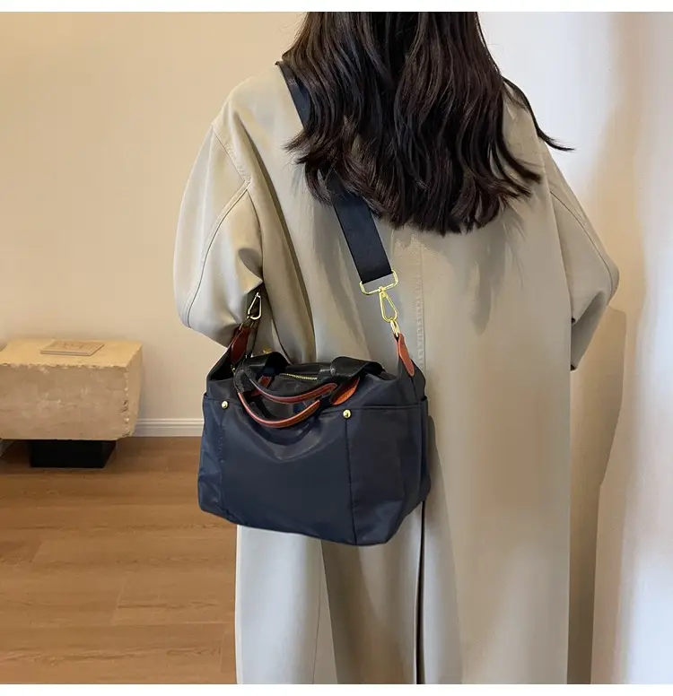 Large Capacity Crossbody Bag for Women — feature 22